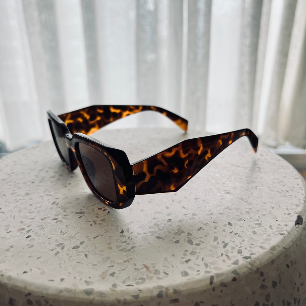 Tortoise Shell Sunglasses - Picture 4 of 4